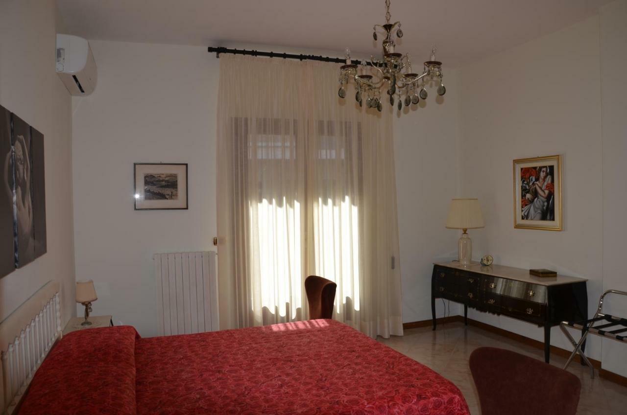 Appartamento Casa Fedora Lecce Esterno foto