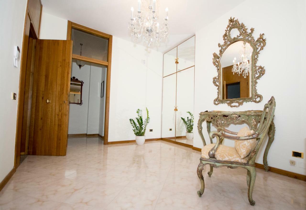 Appartamento Casa Fedora Lecce Esterno foto
