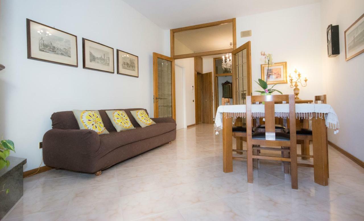 Appartamento Casa Fedora Lecce Esterno foto
